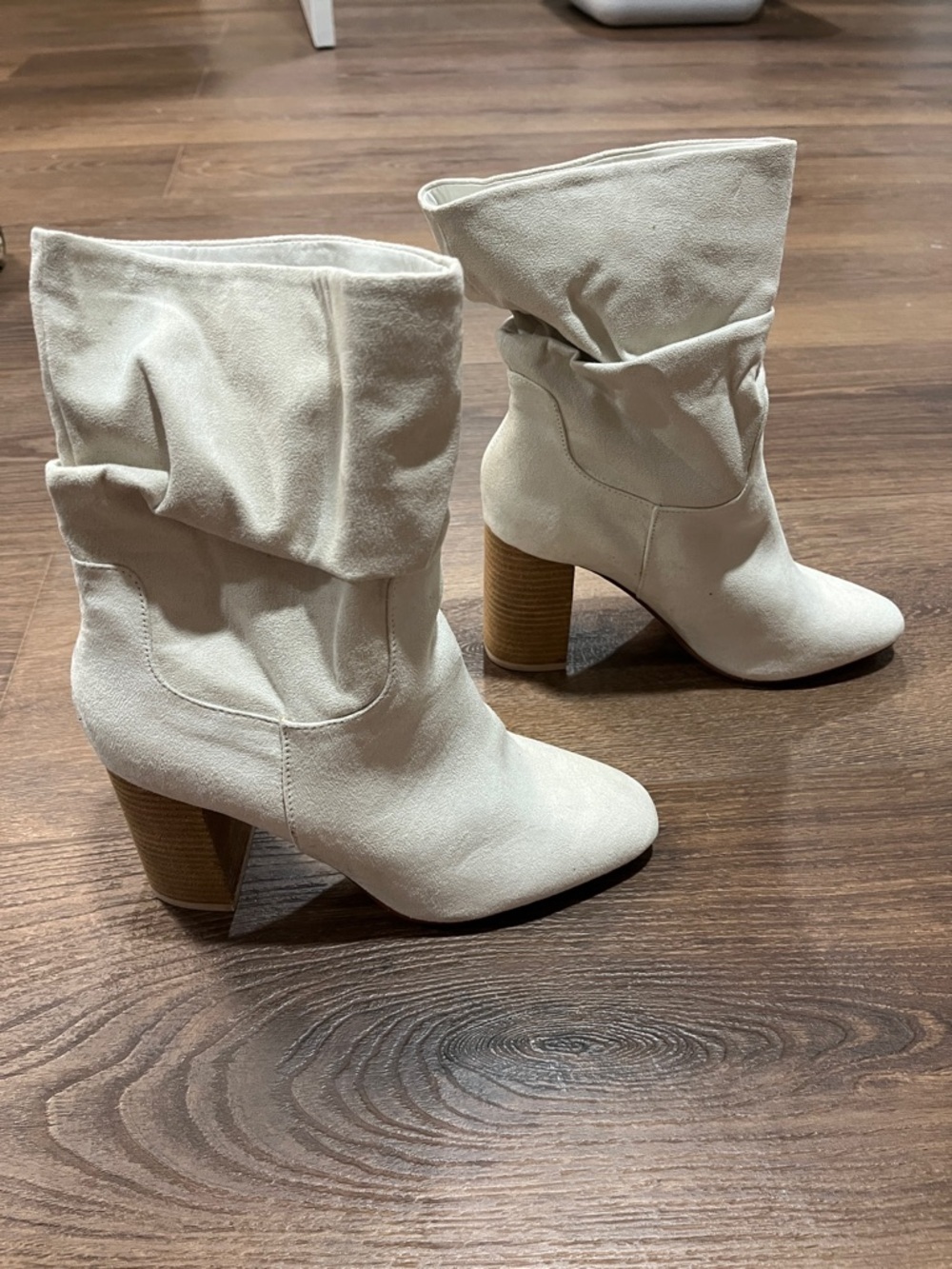 Ccocci | Darby slouchy heeled boots faux suede Women’s size 8 cream off white - Picture 2 of 9